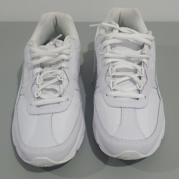 𝅺fila white memory foam shoes - Picture 1 of 7